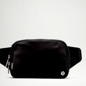 Lululemon Belt Bag NWT Blk